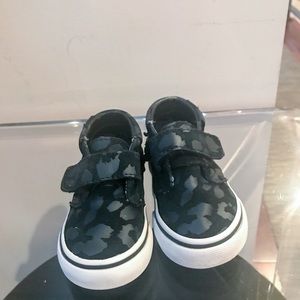 Infant/Toddler Vans with Fringe